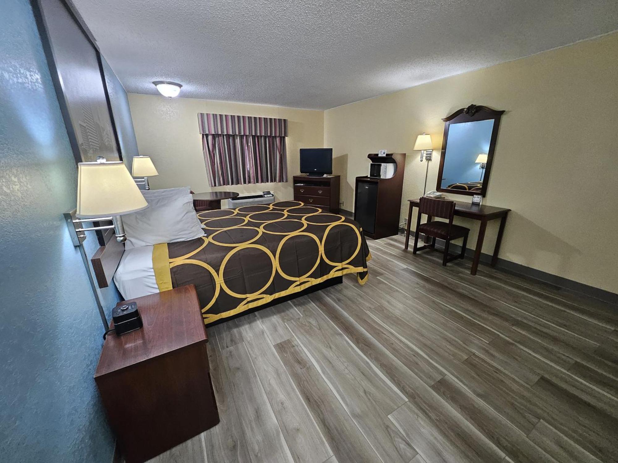 Hotel Super 8 By Wyndham Clinton Exterior foto