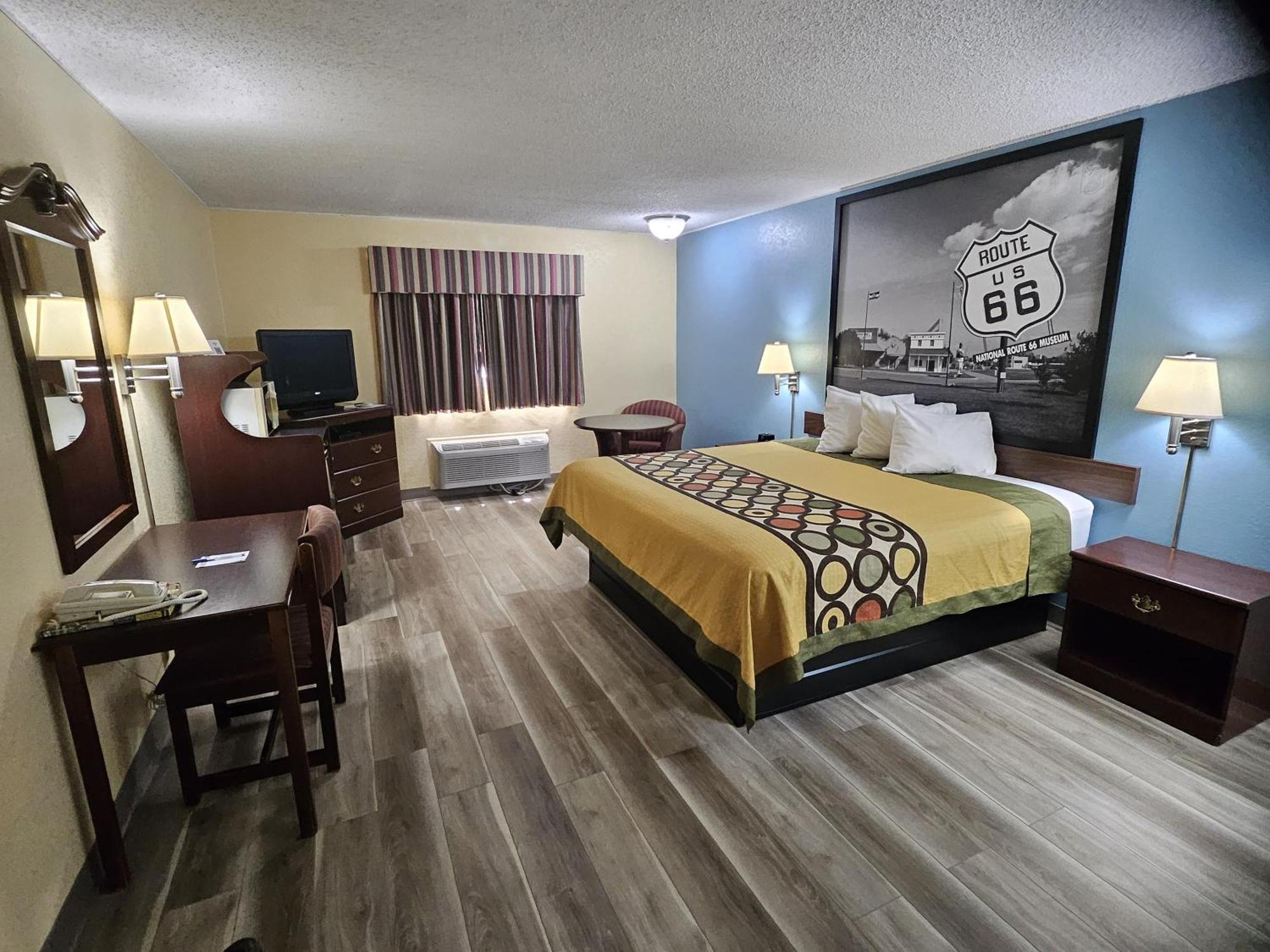 Hotel Super 8 By Wyndham Clinton Exterior foto